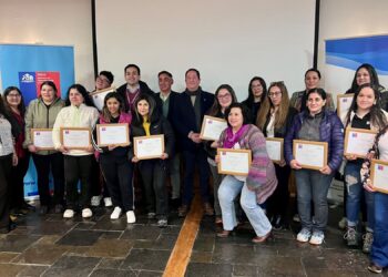 35 emprendedores de Puerto Natales finalizaron programa del FOSIS para fortalecer sus negocios