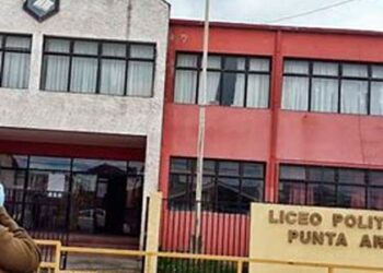 Violenta riña en liceo de Punta Arenas termina con cinco estudiantes detenidos