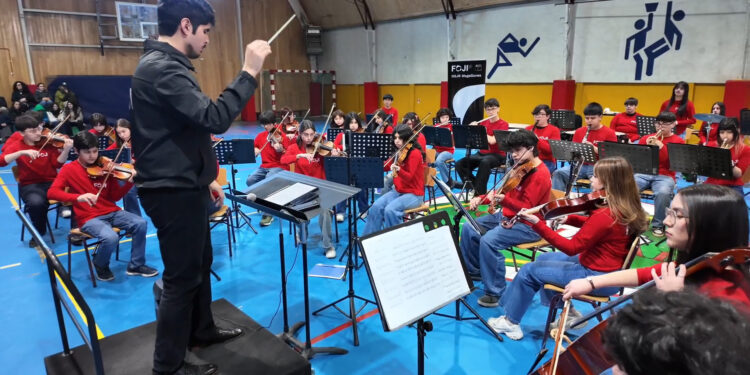 Broche de oro: Orquesta Sinfónica Juvenil Regional de Magallanes corona su campamento con un exitoso concierto