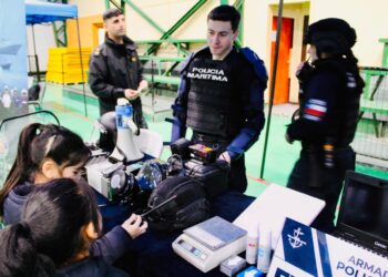 Más de 180 personas participaron en la Feria de Organismos de Emergencia y Desastres en Puerto Williams