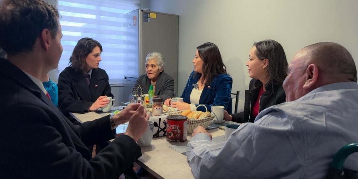 Ministra de Desarrollo Social destaca en Magallanes el impacto del programa Vivienda Primero para personas que dejaron la situación de calle