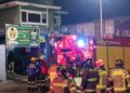 Incendio destruye conocido pub «El Árbol» y moviliza a seis compañías de Bomberos en Punta Arenas