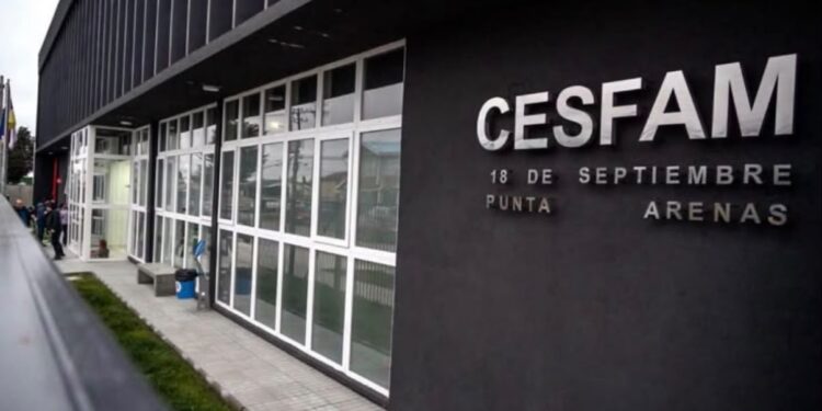 Mujer fallece al interior del Cesfam 18 de Septiembre de Punta Arenas,SAPU suspende atención por diligencias