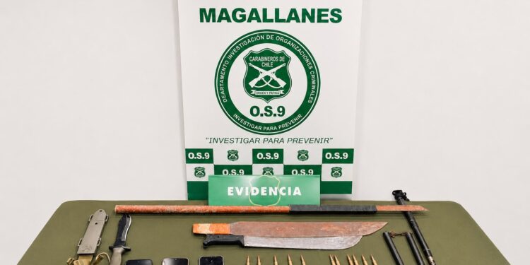 Carabineros detiene a tres personas tras operativo por investigación de robos con violencia en Punta Arenas