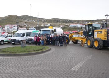 Río Verde fortalece su capacidad operativa con nuevo camión multipropósito financiado con recursos del Royalty Minero