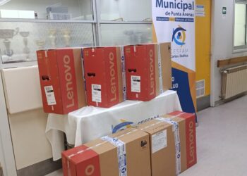 Corporación Municipal entrega 25 computadores al Cesfam Carlos Ibáñez para fortalecer la atención de salud en Punta Arenas