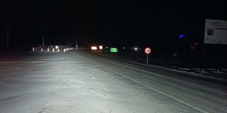 Nevadas afectan la Ruta 9 entre Punta Arenas y Puerto Natales, llaman a conducir con precaución