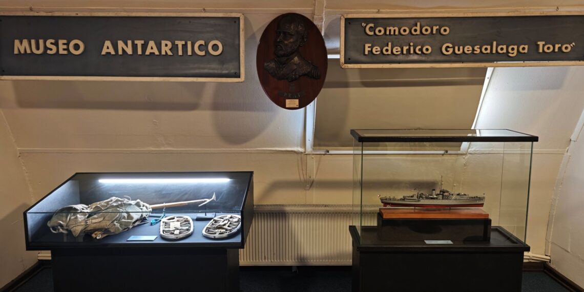 Museo en la Antártica preserva casi 80 años de la presencia chilena en el continente blanco