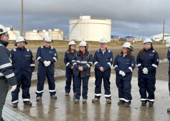 Seremis de Economía y Energía conocen en terreno operaciones de ENAP Magallanes y destacan su aporte al desarrollo regional