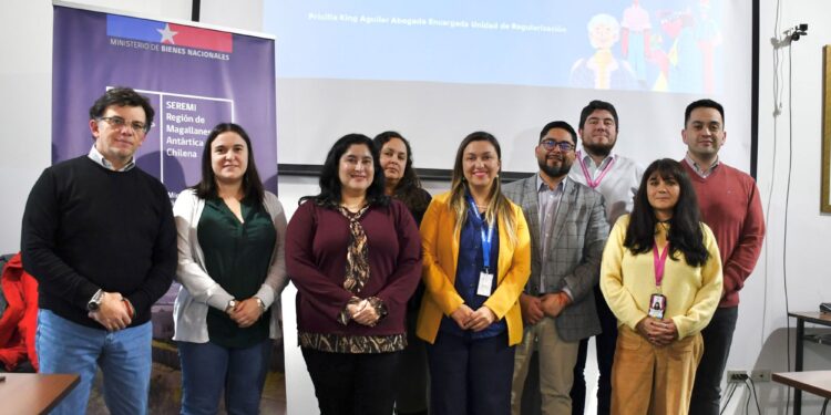 Bienes Nacionales y Municipalidad de Natales fortalecen trabajo conjunto para facilitar la regularización de títulos de dominio