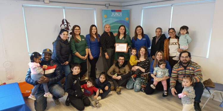 Sala Cuna Mayor del Jardín Infantil «Sueños de Infancia» obtiene el primer reconocimiento regional por asistencia y matrícula de Junji