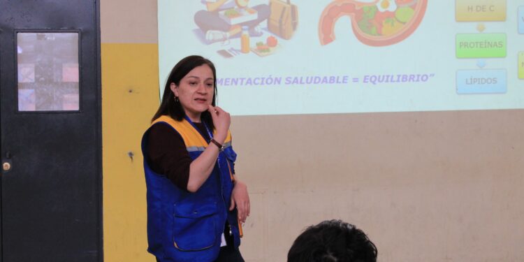 Jóvenes en proceso de reinserción participan en talleres sobre nutrición y hábitos saludables