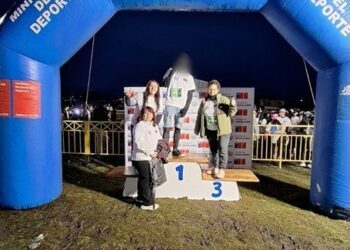 Joven en reinserción completó con éxito los 5K de la Corrida Familiar Nocturna en Punta Arenas