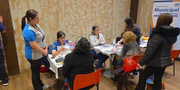 Feria preventiva llamó a la comunidad de Magallanes a conocer sus indicadores de salud y cuidar el corazón