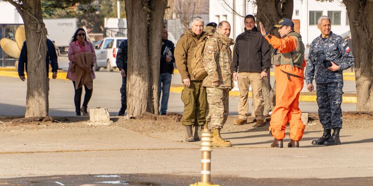 Fuerza Anfibia de la Armada despliega sus capacidades en Magallanes con operaciones y apoyo a comunidades aisladas