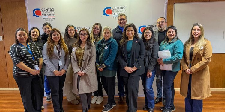 Sercotec lleva hasta Puerto Williams la Academia de Mujeres Empresarias para fortalecer emprendimientos locales