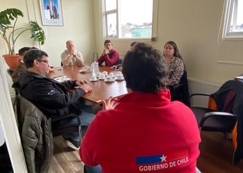Autoridades y empresas acuerdan plan para mejorar suministro de GNC a taxis y colectivos en Punta Arenas