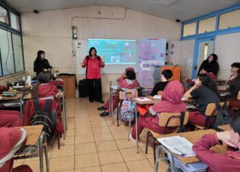 Explora Magallanes lleva actividades de ciencia e innovación a establecimientos educacionales de Puerto Natales
