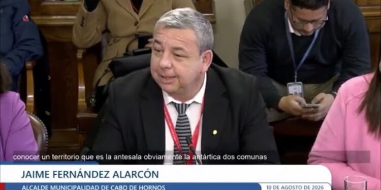 Alcalde de Cabo de Hornos pide reconocer a la Provincia Antártica como territorio insular ante la Cámara de Diputados