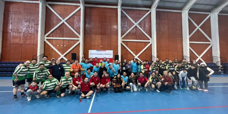 Copa “Alejo Fuentes Aguilar” reunió deporte, música y amistad en homenaje póstumo a profesor y músico de Punta Arenas