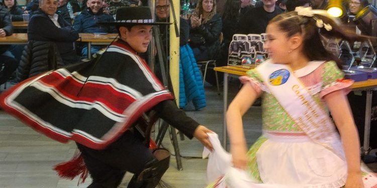 Sofía Oyarzo y Jordan Fuentes, porvenireños llevarán la representación de la Región de Magallanes al Campeonato Nacional Infantil de Cueca.