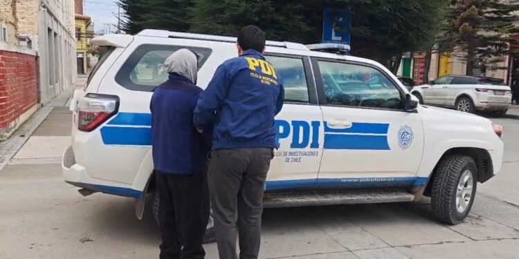 PDI investiga homicidio ocurrido a bordo de embarcación pesquera al sur de Punta Arenas