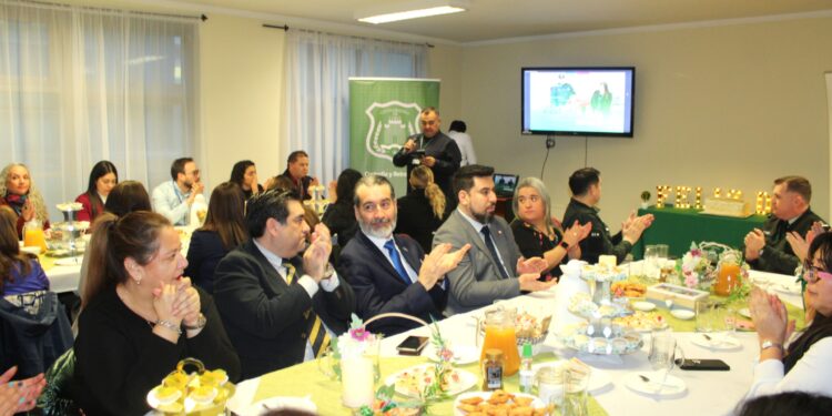 Instituciones refuerzan coordinación para impulsar la reinserción social de jóvenes y adultos en Magallanes