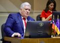Senador Kusanovic pide considerar historial delictivo en decisiones sobre prisión preventiva