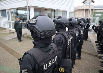 Gendarmería realiza operativo simultáneo en las tres unidades penales de Magallanes