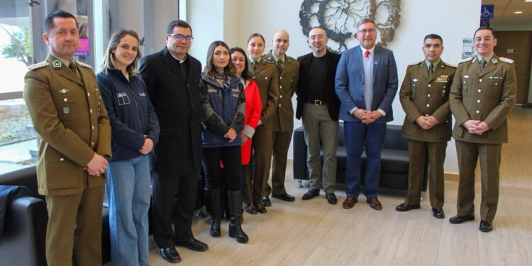 “Voces del Centenario”, funcionarios de Carabineros llevan la música a Puerto Williams para acercarse a la comunidad