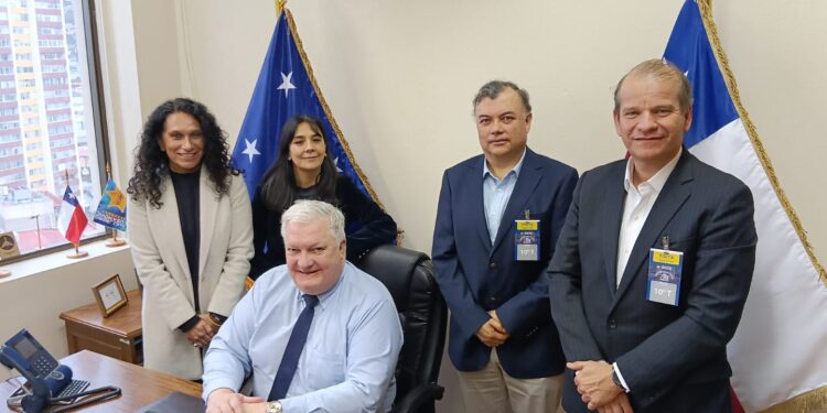 Senador Kusanovic y ENAP analizan desafíos estratégicos para fortalecer la industria energética en Magallanes