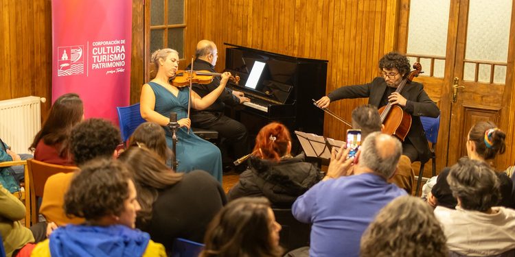 Más de 100 personas disfrutaron concierto de excelencia de Fundación Pianos para Chile en Puerto Natales.