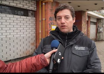Municipio gestiona retiro de persona en situación de calle y realiza limpieza de espacio público