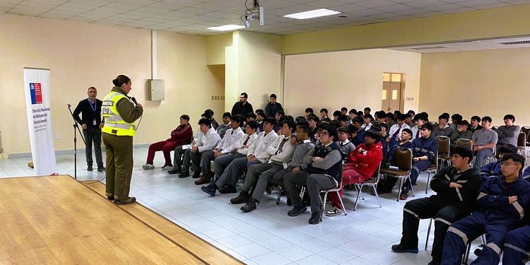 Charla sobre conducción responsable reúne a 80 estudiantes del Instituto Don Bosco