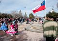 Puerto Natales da inicio oficial a las Fiestas Patrias 2026 con exitosa convocatoria en la Plaza de Armas.