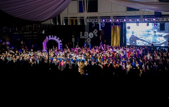 Escuela Libertador Bernardo O’Higgins (LBO) de Natales, celebra 74 años de historia con masiva velada artística.