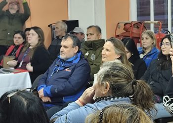 Bahía Chilota recupera su antigua escuela y la transforma en un renovado espacio comunitario