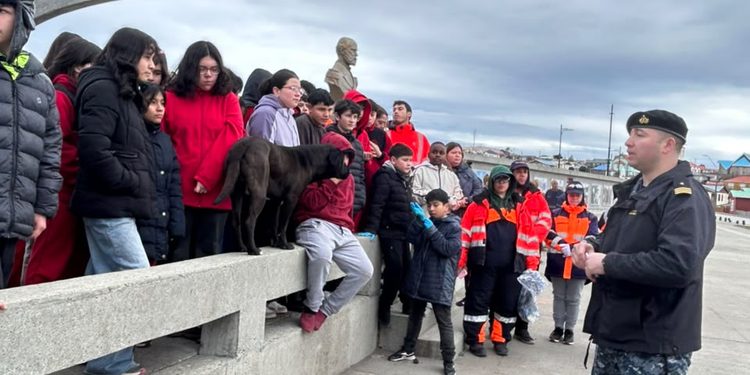 Más de 260 voluntarios participaron en jornada de limpieza del borde costero de Porvenir