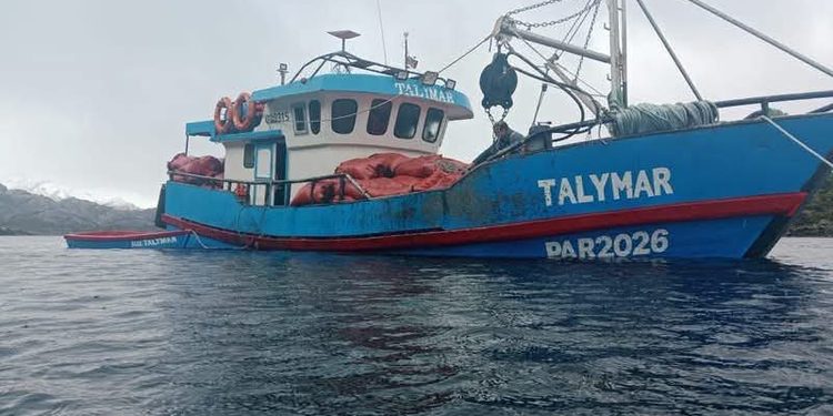Gobernación Marítima de Puerto Williams despliega operativo de búsqueda tras pérdida de comunicación con lancha Talimar