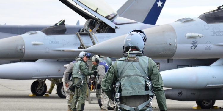 F-16 de la FACh llegan a Punta Arenas para entrenamiento operacional durante 20 días