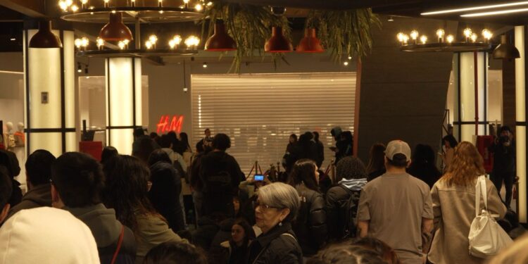 H&M inaugura en Punta Arenas su tienda más austral del mundo con promociones y regalos para sus primeros clientes