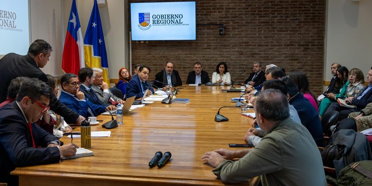 Alcaldesa de Río Verde pide destrabar inversiones y reforzar conectividad rural ante Comisión de Zonas Extremas