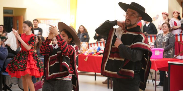 Laguna Blanca celebra las Fiestas Patrias con jornada comunitaria en la Escuela Diego Portales