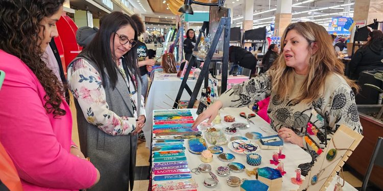 SernamEG inaugura feria “Mujeres que Inspiran” para apoyar emprendimientos femeninos en Punta Arenas