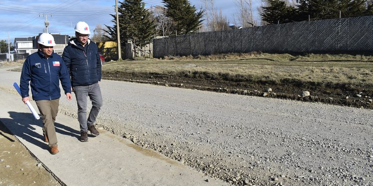Avanza diseño para pavimentar calle Los Flamencos y mejorar conectividad en Punta Arenas