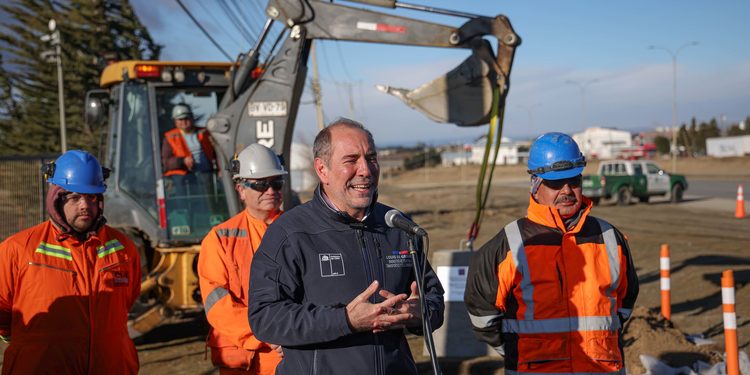 ¡Luz verde al proyecto! MOP da inicio a la esperada iluminación de la ruta hacia el Aeropuerto de Punta Arenas.