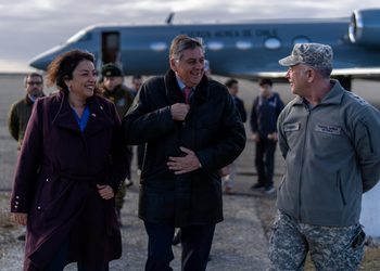 Vicepresidente Claudio Alvarado llega a Punta Arenas para participar en conmemoración de la Toma de Posesión del Estrecho
