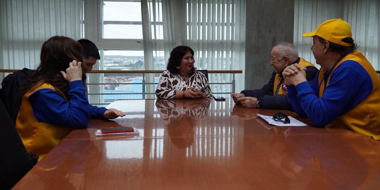 Alcaldesa y Club de Leones afinan detalles para las Jornadas por la Rehabilitación en Natales