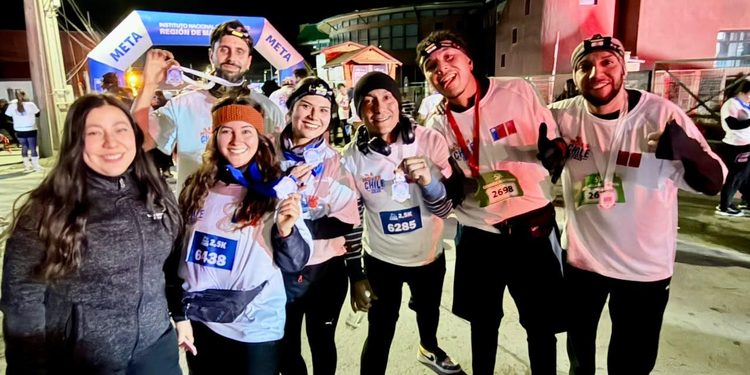Más de 300 personas participaron en la primera Corrida Nocturna Familiar de Cabo de Hornos