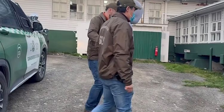 Carabineros detiene en Bahía Chilota a joven con tres órdenes de detención vigentes